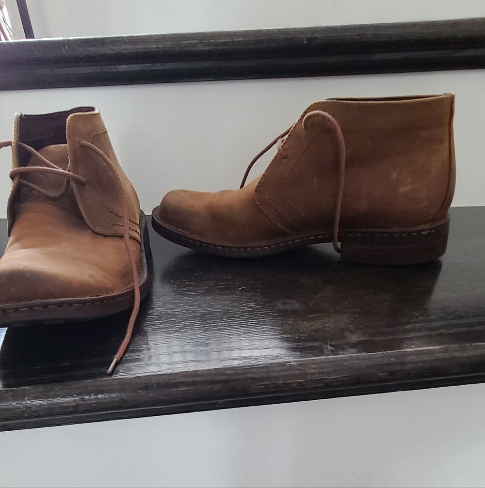 Born Men's Tan Chukka Boots